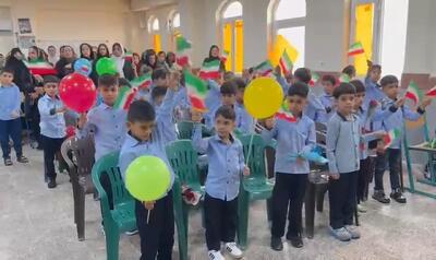 زنگ شکوفه‌ها در مدارس سیراف