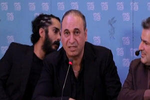 خبر جدید؛ فیلم گاف خنده دار حمید فرخ نژاد جلوی خبرنگاران (+عکس)