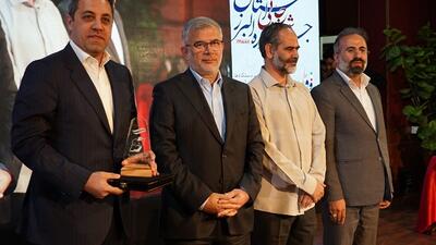 تقدیر از رئیس اتاق کرج به پاس تعامل سازنده بخش‌ خصوصی با دستگاه‌های اجرایی استان
