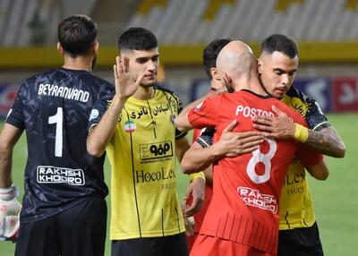 سپاهان ۱ تراکتور ۲/ شاگردان اسکوچیچ در شبی جنجالی صدر جدول را فتح کرد - پارس فوتبال