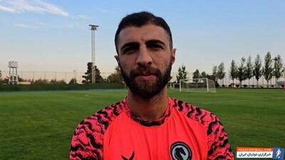 میثم تیموری : در مورد صحنه پنالتی به نظرم توپ ابتدا به دست روزبه چشمی برخورد کرد