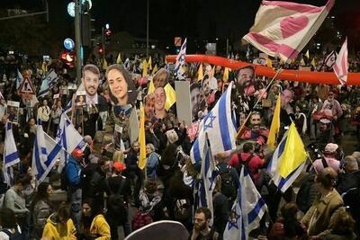 صهیونیست‌ها مقابل منزل نتانیاهو تظاهرات کردند (۳۱ شهریور ۱۴۰۴)