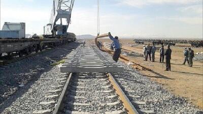 متوسط سرعت قطار در کشور ۷۰ تا ۸۰ کیلومتر بر ساعت است /روسازی ۱۵۰ کیلومتر از راه آهن سریع السیرتهران- قم- اصفهان