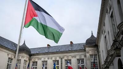 شهرداری‌های فرانسه با وجود هشدار دولت پرچم فلسطین را به اهتزاز درآوردند