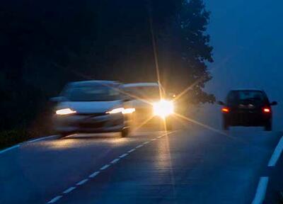 دلایل کم نور شدن چراغ خودرو و روش‌های برطرف کردن آن