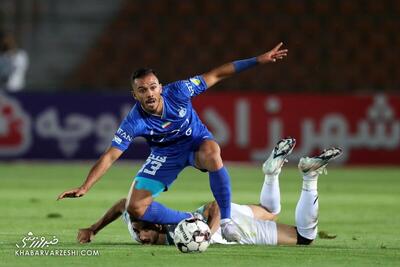 مدافع استقلال به یک رکورد جذاب رسید!
