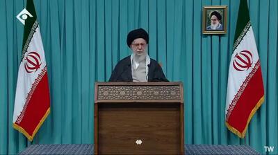رهبری: غنی سازی یک کلمه است اما زیر آن یک کتاب حرف است / ما چون احتیاج به سلاح هسته‌ای نداریم غنی‌سازی را تا ۹۰ درصد بالا نبردیم + فیلم