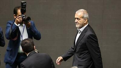 فارس: آمریکا از صدور ویزا برای بخش عمده‌ای از تیم اطلاع‌رسانی و رسانه‌ای پزشکیان در سفر به نیویورک، خودداری کرده