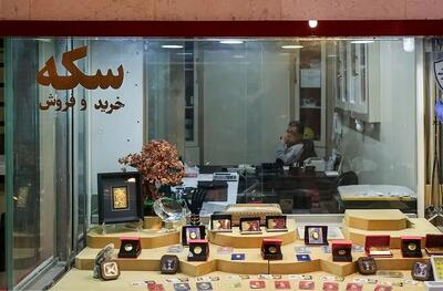 درخشش طلا مقابل دلار و سود بانکی