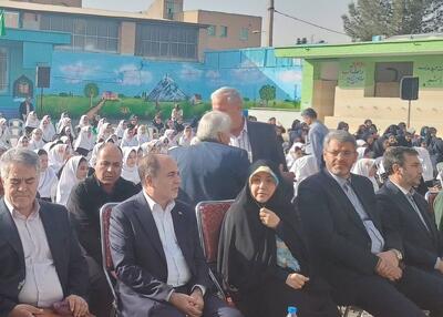 وزیرجهاد کشاورزی در شهرری با توصیه به غرس نهال آغاز سال تحصیلی را تبریک گفت +فیلم