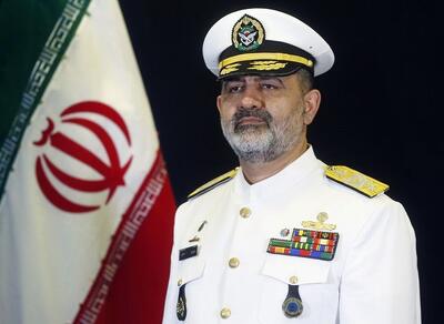 دریادار ایرانی: نیروی دریایی ارتش آماده دفاع همه جانبه از منافع ایران است