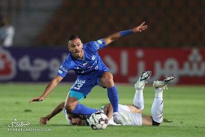 مدافع استقلال به یک رکورد جذاب رسید!