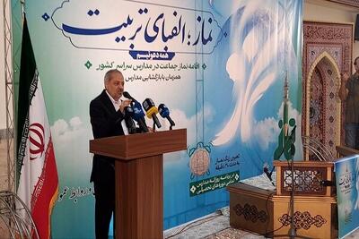 کاظمی: اقامه نماز از مهمترین وظایف مدیر در مدرسه است