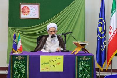آیت الله لائینی: طلاب باید جامعه را در مسیر فهم درست دین هدایت کنند