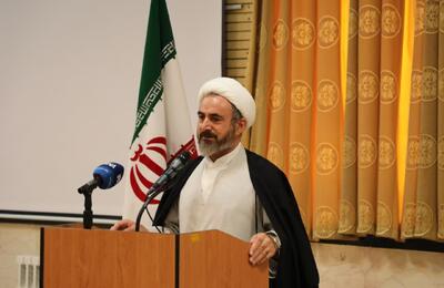 امام جمعه ایلام:پرچم ایران اسلامی در قله‌های پیشرفت برافراشته شده است