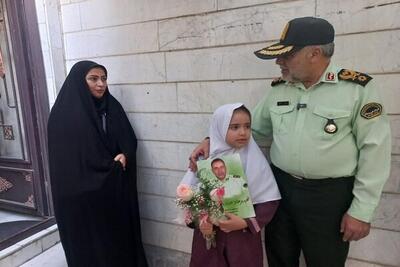 رئیس پلیس آگاهی فراجا دختر شهید حدادیان‌پور را تا مدرسه همراهی کرد