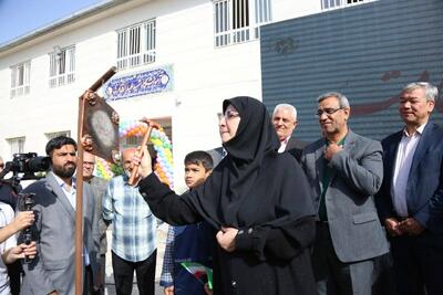دولت چهاردهم مسیر توسعه کشور را از مدرسه آغاز کرده است
