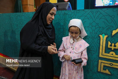 دانش آموزان یزدی در اولین روز سال تحصیلی یک مادر زندانی را آزاد کردند