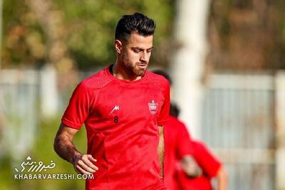 ستاره پرسپولیس در جمع بچه‌های آسمان +عکس - پارس فوتبال