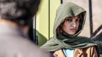 جدیدترین عکس ندا جبرئیلی با کت شلوار گل دار! / این استایل خانم بازیگر وایرال شد!