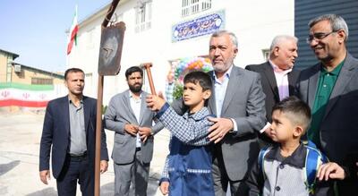 دانش آموزان علاوه بر مباحث درسی، درس اخلاق زندگی را یاد بگیرند