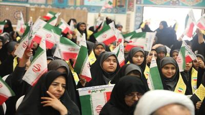 آغاز سال تحصیلی در قم با طنین زنگ شهید؛ بیش از ۳۱۰ هزار دانش‌آموز به کلاس‌های درس بازگشتند