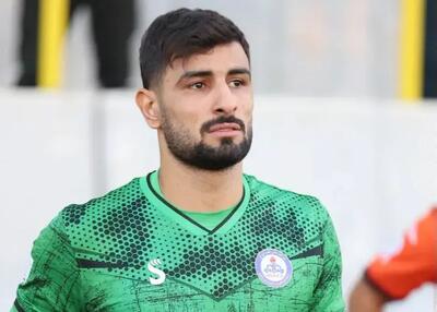 رونمایی از گلر سابق تراکتور در دربی نفتی‌ها