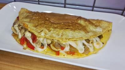 دستور پخت صبحانه رستورانی با تخم مرغ و قارچ