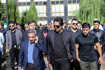 تصاویر: «امید جهان» در مراسم تشییع پیکر پدرش؛ سال ۱۳۹۶