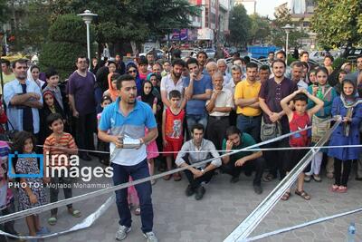 چهاردهمین جشنواره تئاترخیابانی شهروند لاهیجان آغاز بکارکرد