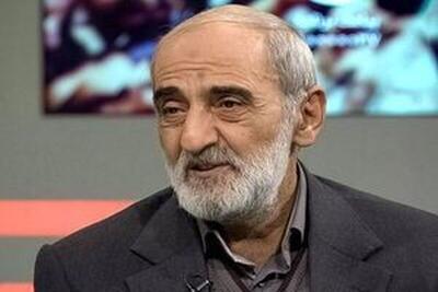 حسین شریعتمداری: بیانات حضرت آقا صدها تکبیر جامانده داشت