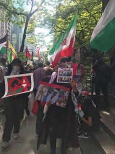 تظاهرات در نیویورک با پرچم ایران؛ «تهدید، ترور، و تحریم را متوقف کنید»+تصاویر