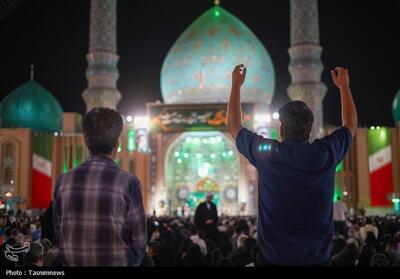 زمزمه دعای توسل در میعادگاه منتظران- عکس صفحه استان تسنیم | Tasnim