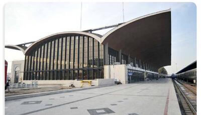 قطار مسافربری در ایستگاه راه‌آهن مشهد از ریل خارج شد