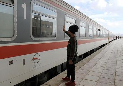 قطار مسافربری در ایستگاه راه آهن مشهد از ریل خارج شد