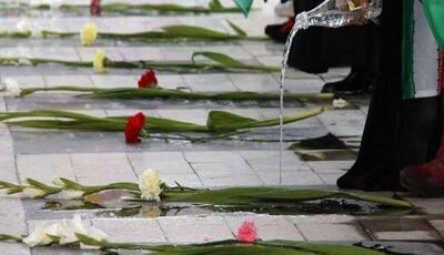 غبارروبی و عطرافشانی ۳۵ گلزار شهید باشت همزمان با هفته دفاع مقدس