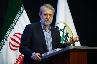 لاریجانی: آمریکایی‌ها اصرار دارند که ما باید درباره صنعت موشکی خود مذاکره کنیم