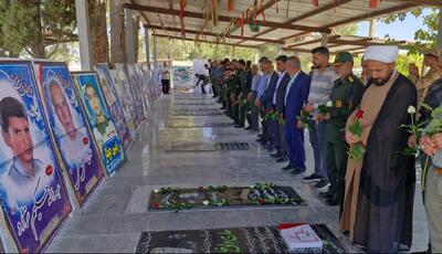 گلباران قبور مطهر شهدا در شهرستان‌های فارس