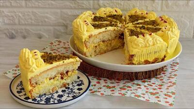 طرز تهیه کیک زعفرانی خامه ای با عطر و بوی بستنی سنتی