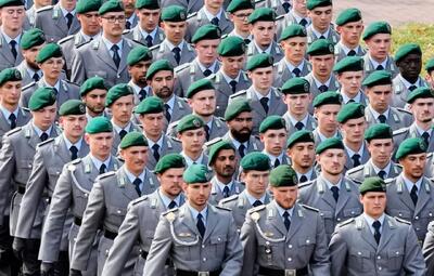 آسوشیتدپرس: آلمان همزمان با تقویت توان دفاعی ناتو نیروی نظامی جدید جذب می‌کند