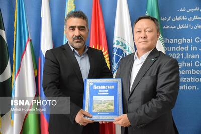 بازدید سفیر قزاقستان در ایران از مجتمع بندری آستارا