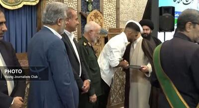 قهرمان کشتی جهان، خادم حرم شاهچراغ شد +فیلم | جهان نیوز