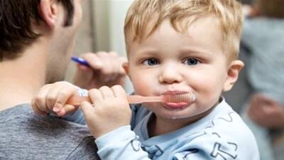 چگونه از پوسیدگی دندان کودکان پیشگیری کنیم؟ نشانه‌ های اولیه را بشناسید