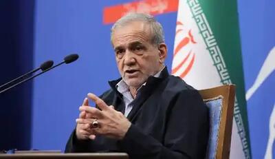 دستخط رئیس جمهور در دفتر یاد بود سازمان ملل(عکس)