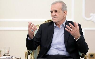عکس خبرسازی که مجری آمریکایی به پزشکیان نشان داد