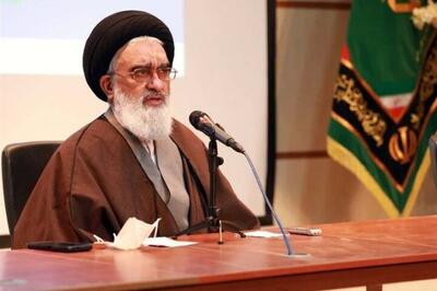 امام جمعه قم :دست ندادن رئیس‌جمهور به زن خارجی و اقدام دختر وی نمونه‌ای از حفظ اصول دینی بود