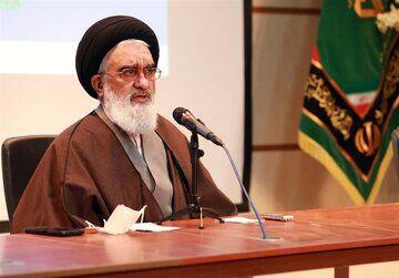 واکنش یک امام جمعه به دست ندادن پزشکیان با همسر رئیس جمهور چین/ وقتی به جای رئیس جمهور دخترش دست داد ارزش های دینی حفظ شد