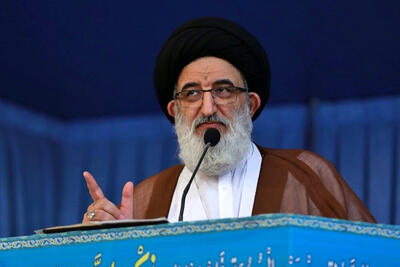 امام جمعه کرج: ایران هرگز مذاکره‌ای را نمی‌پذیرد که منجر به توقف یا کاهش غنی‌سازی اورانیوم شود
