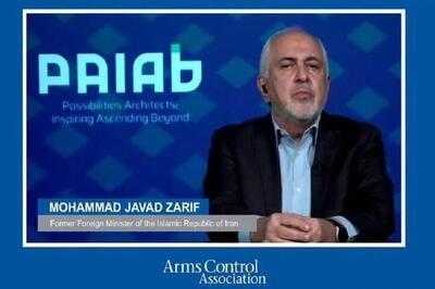 ظریف: مردم، برنامه هسته‌ای را از دریچه عزت می‌بینند
