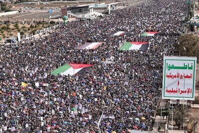 تظاهرات مردم یمن در همبستگی با غزه و گرامیداشت شهدای حزب‌الله